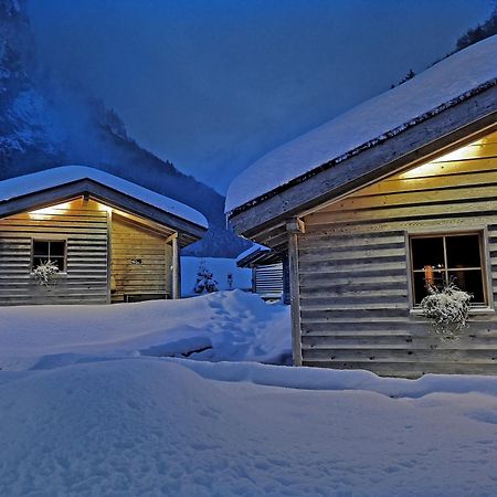 Huettenhotel Husky Lodge Muotathal Zewnętrze zdjęcie