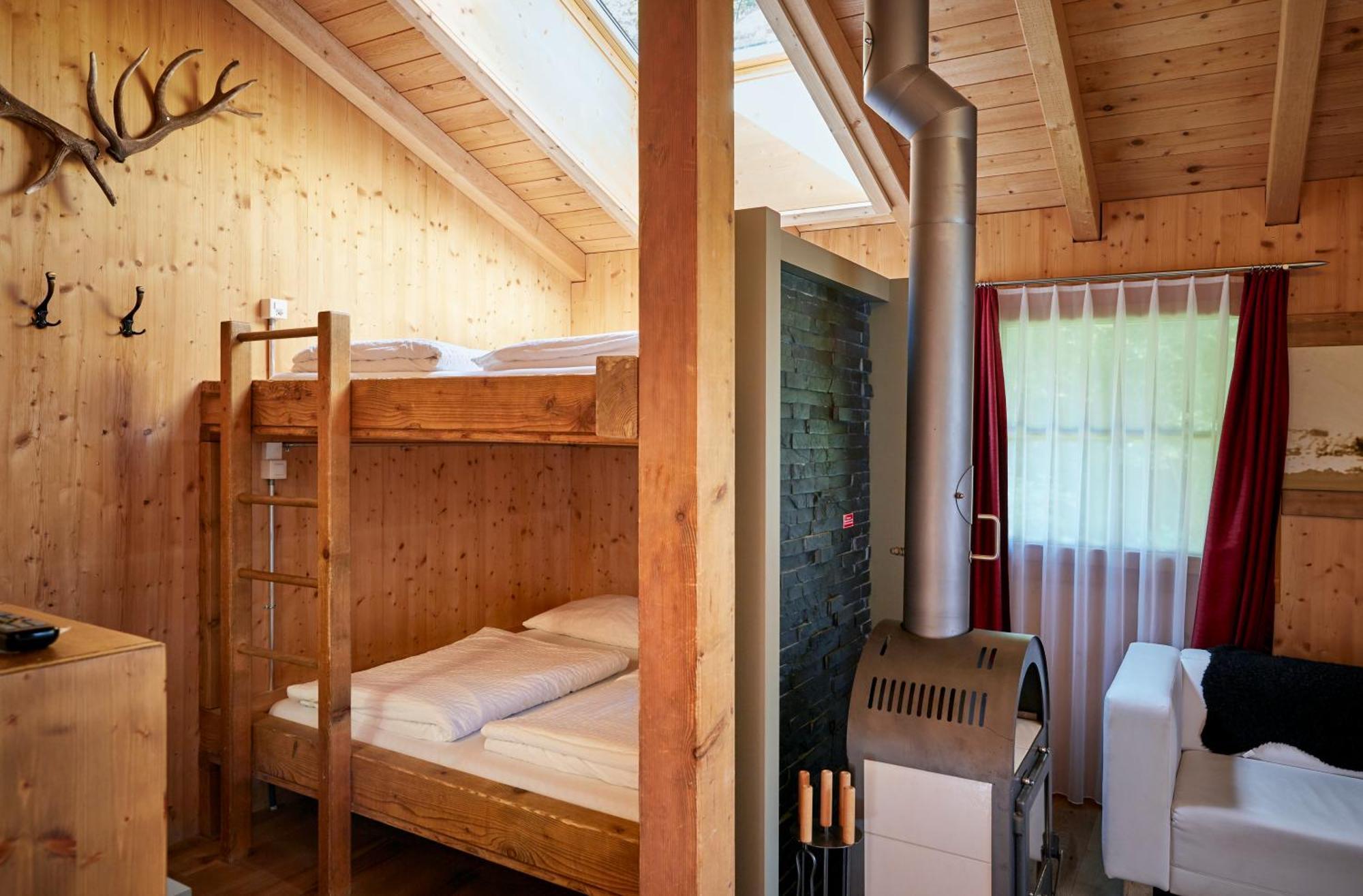 Huettenhotel Husky Lodge Muotathal Zewnętrze zdjęcie